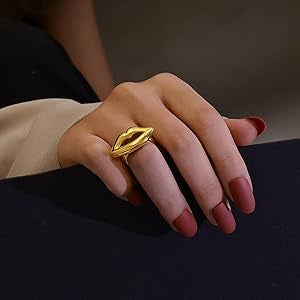 Kiss ring