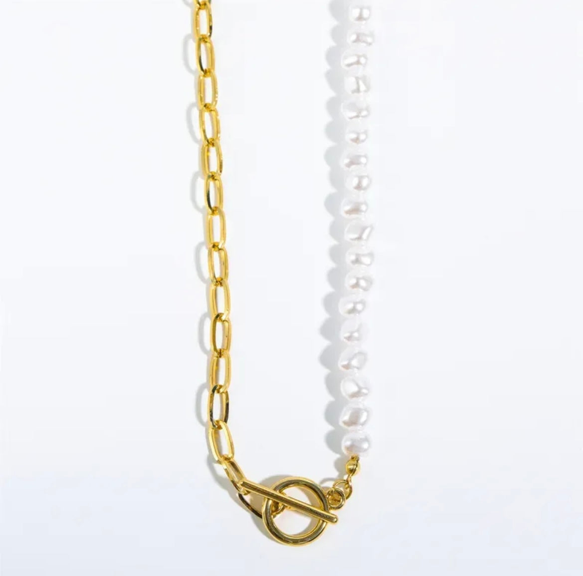 Clip pearl necklace