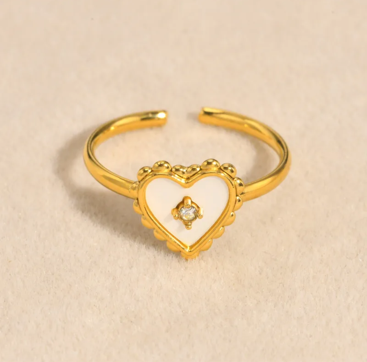 Shiny heart ring