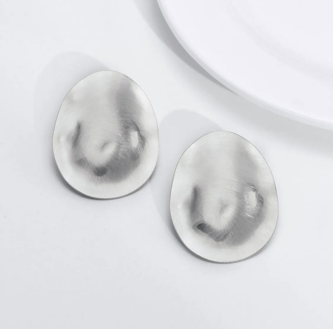 Oval earrings