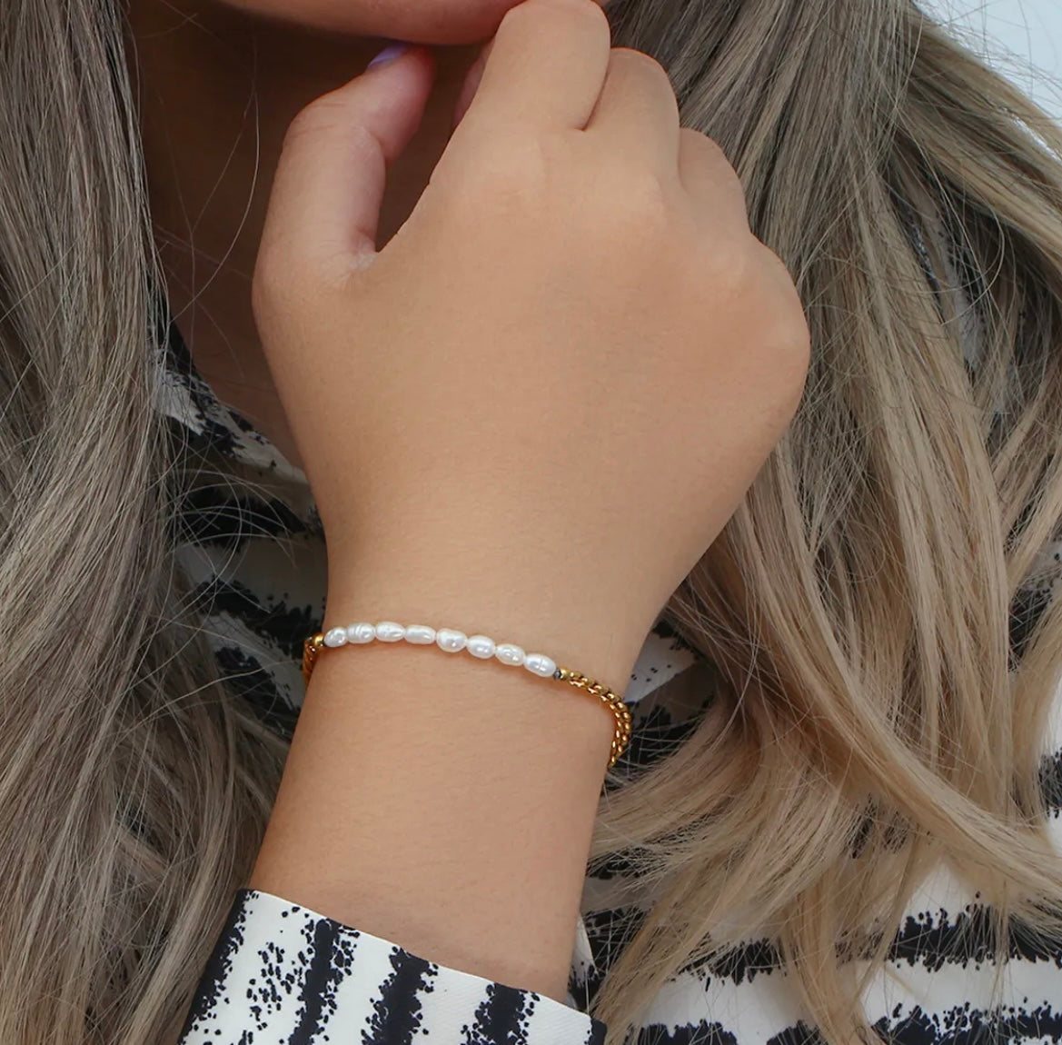 Thin Pearl bracelet